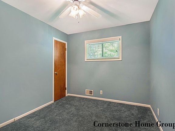 5th image of 172 Katherine Dr NE
