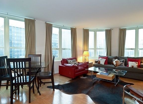 3rd image of 345 N La Salle Dr #919