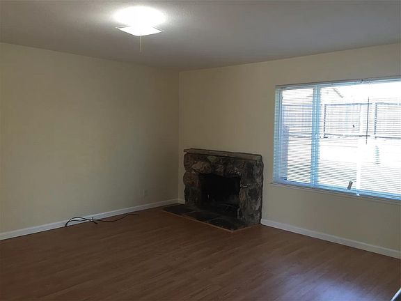 5th image of 2840 Seville Cir