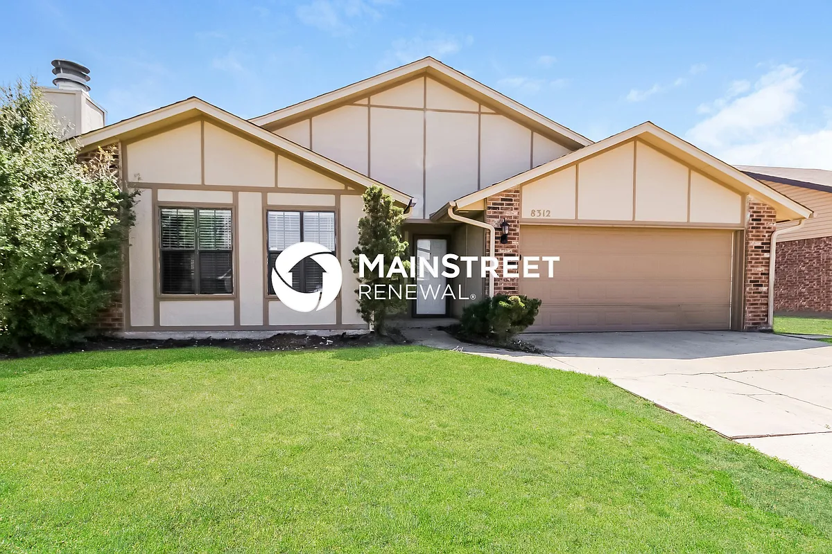 Front View - 8312 NW 109th Ter