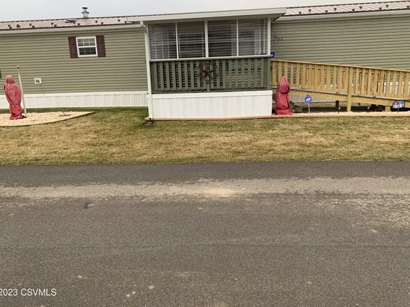 44 Strawberry Ln, Berwick, PA 18603