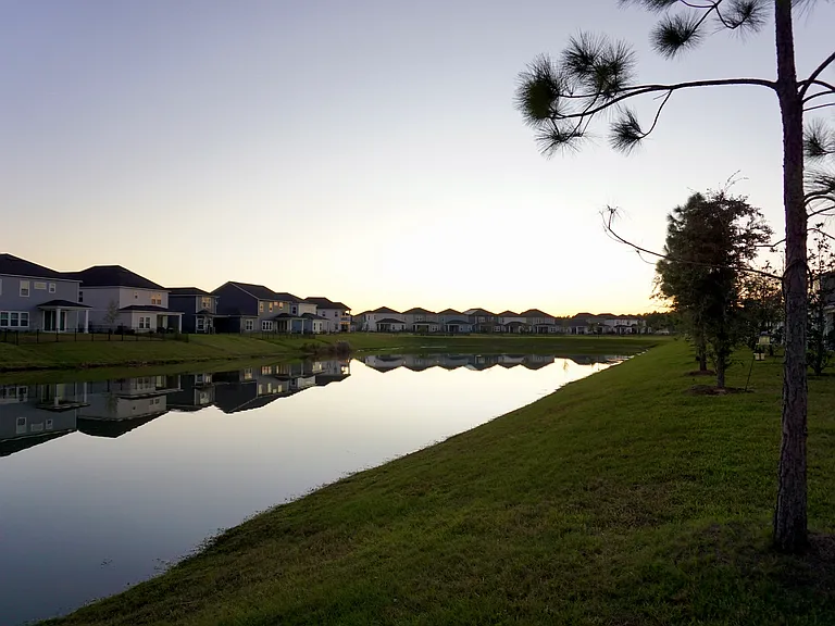250 Brandon Lakes Dr — Photo 3