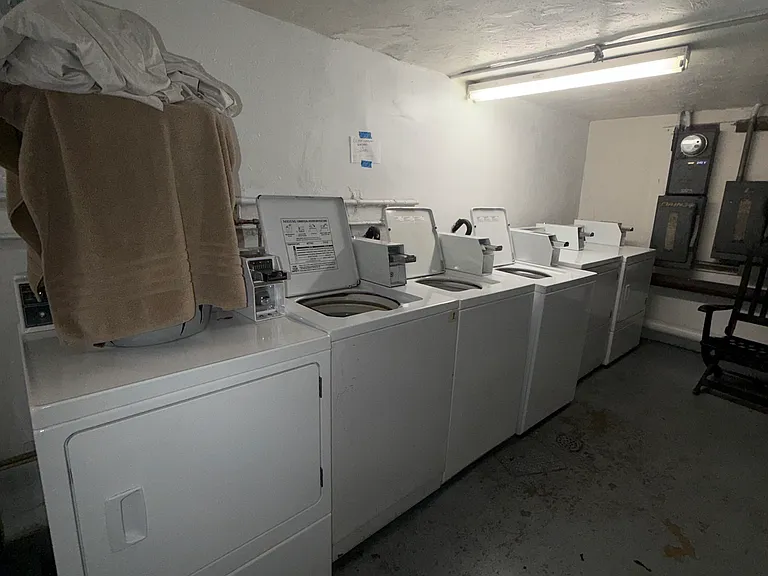 345 S Doheny Dr #304 — Photo 33