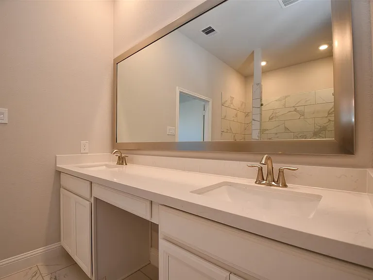 19718 Dwight Eisenhower Dr — Photo 24