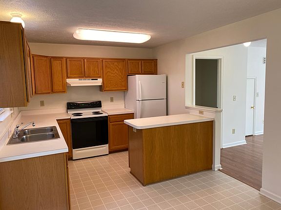 4th image of 115 Copperfield Ln