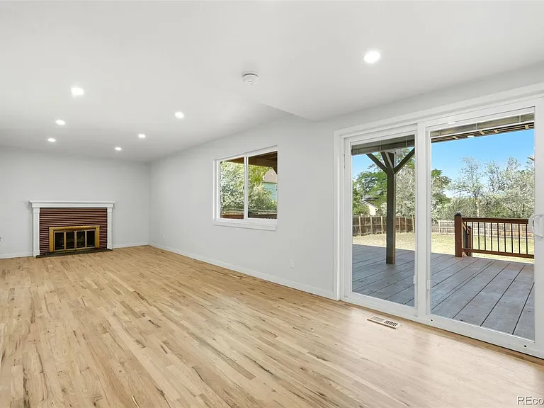 6752 S Dahlia Ct — Photo 13