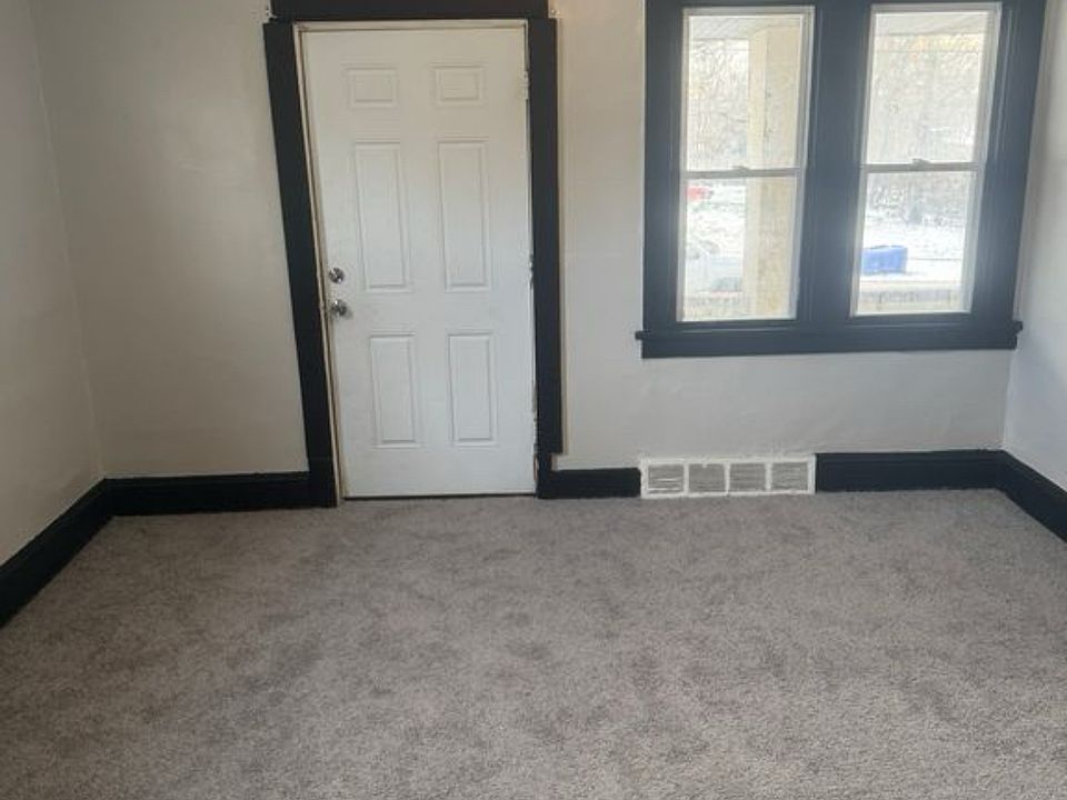 2nd image of 10307 Sophia Ave #Up