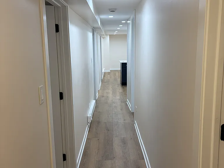 1711 W Henderson St #G — Photo 9