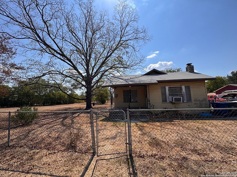 1st image of 256 W Villaret