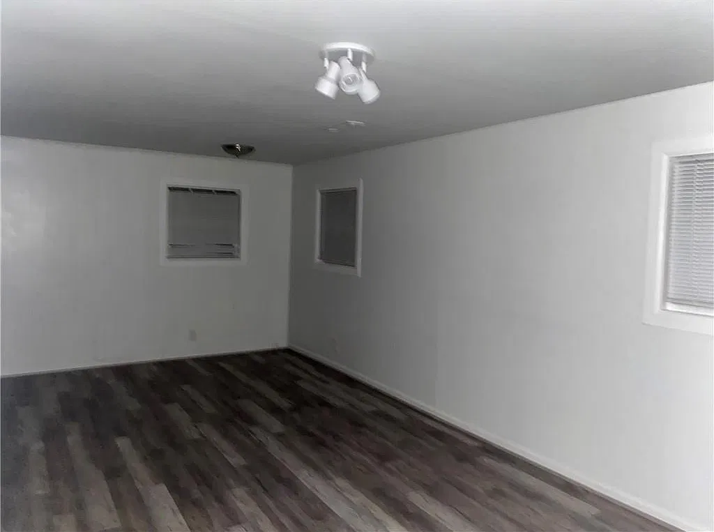 2 bed, 1.0 bath, 874 sqft, $1,500 — Photo 4