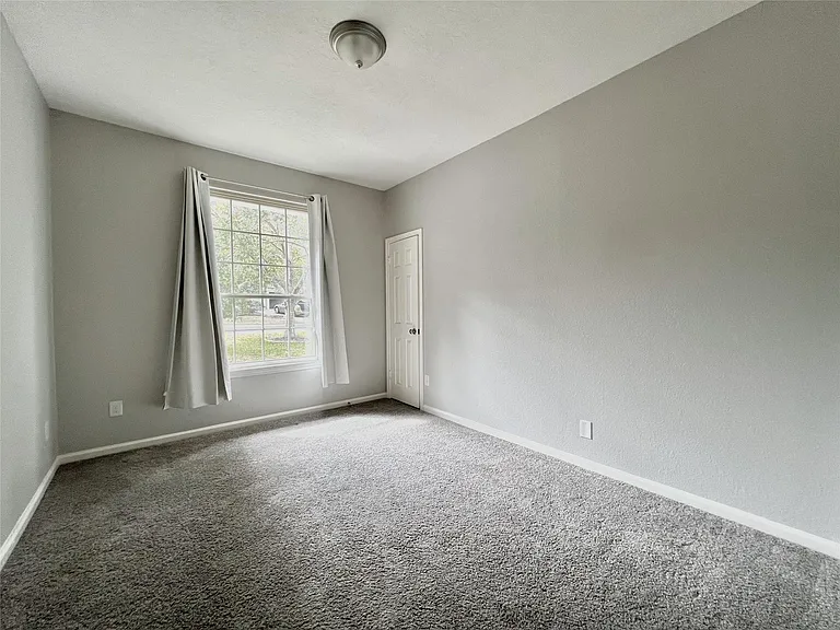 11917 Meadowfire Dr — Photo 23