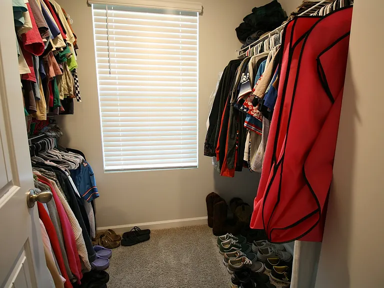 MB Walk in closet