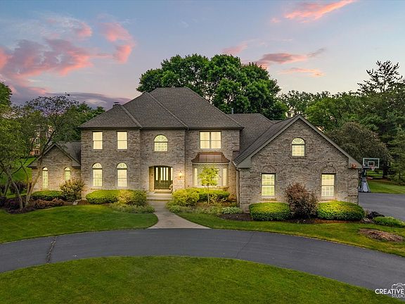 2nd image of 2 Buckingham Dr