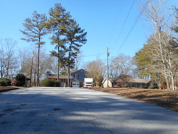 5th image of 1221 Pine Knoll Ln NE