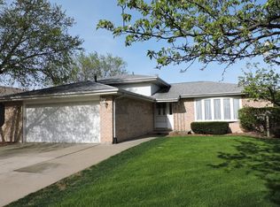 15606 Vista Dr, Oak Forest, IL
