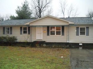 1005 State St, Charleston, MO 63834