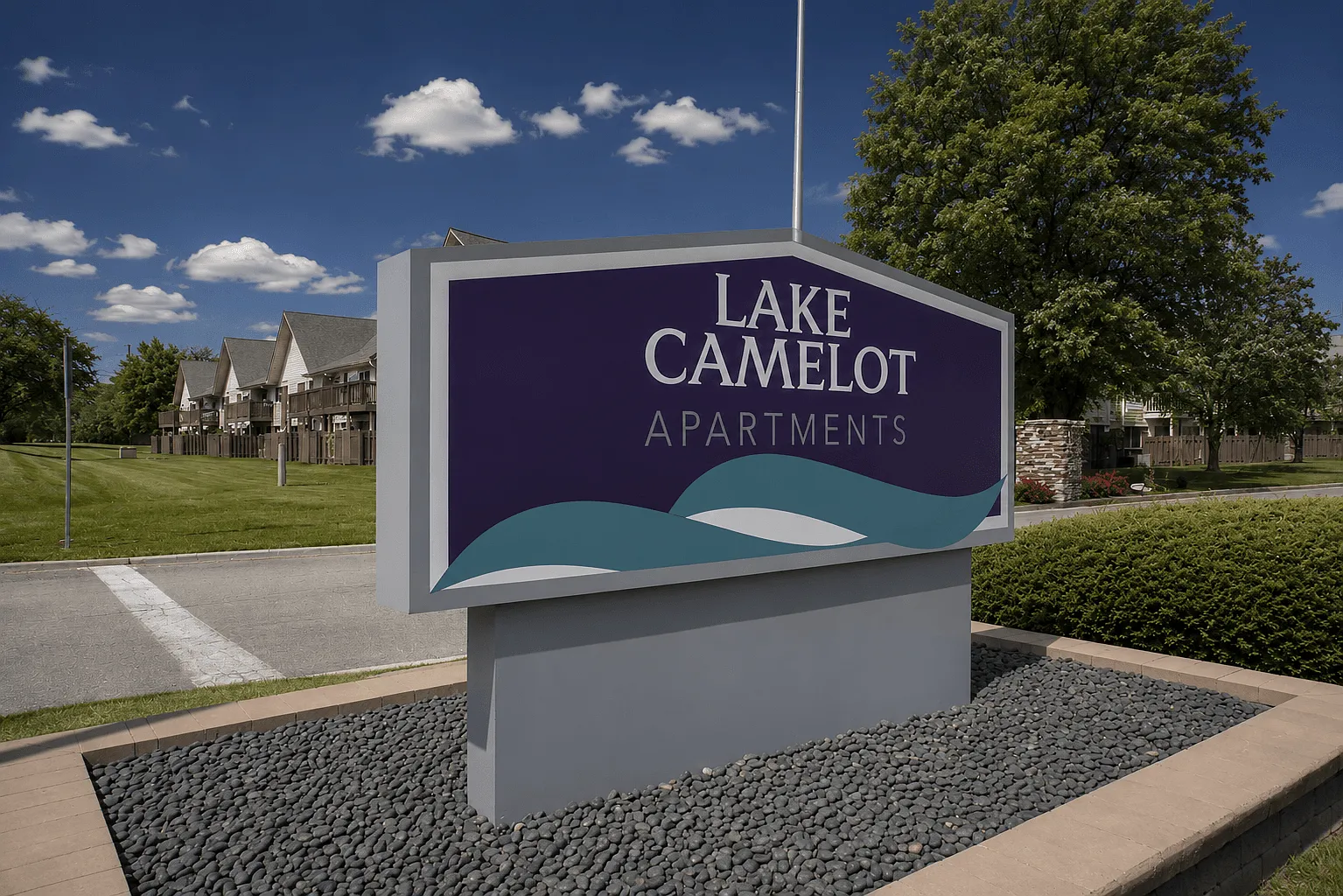 Lake Camelot Apartments — Photo 1
