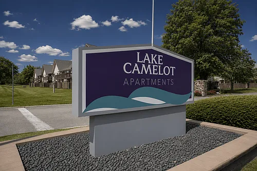 Lake Camelot Apartments Photo 1