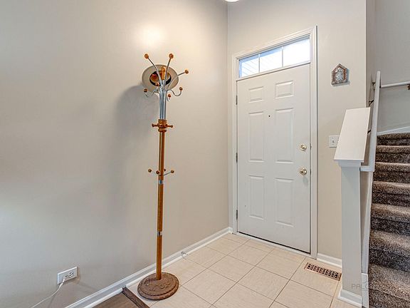 5th image of 330 Pine Lake Cir
