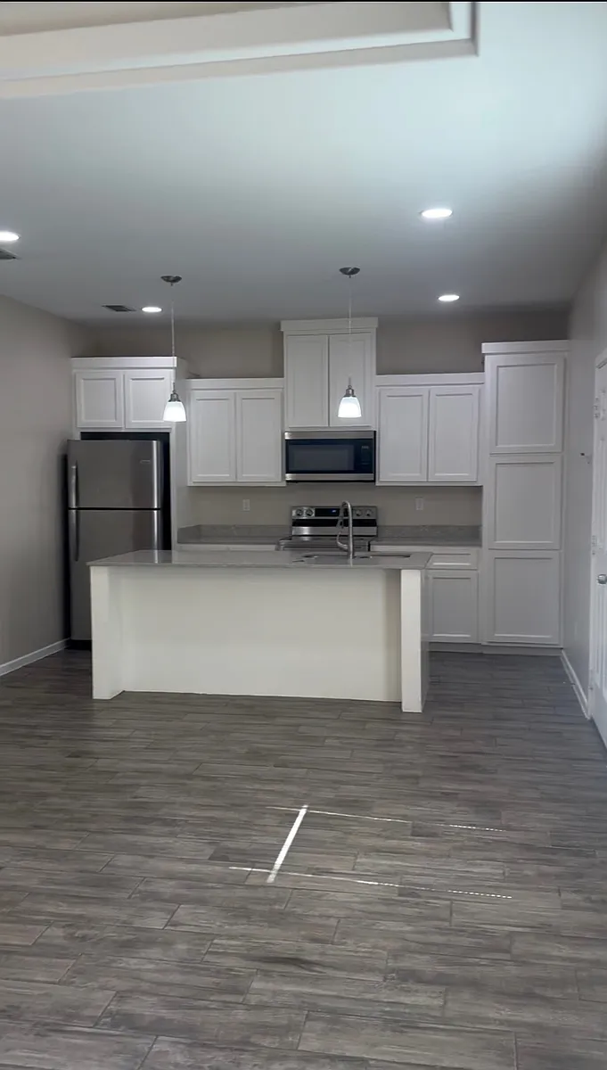 Building Photo - 1407 Petri Dr #2