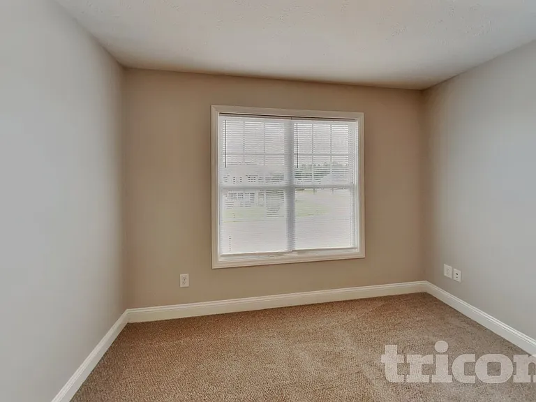15 Summerseat Way — Photo 13