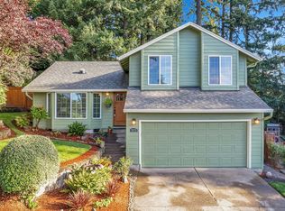 7675 Ridgewood Dr, Gladstone, OR 97027