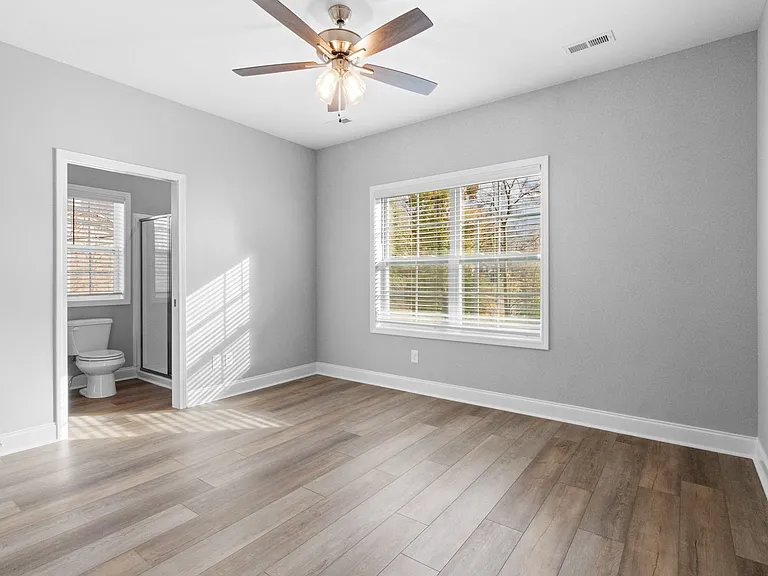 930 Crossland Ave — Photo 10