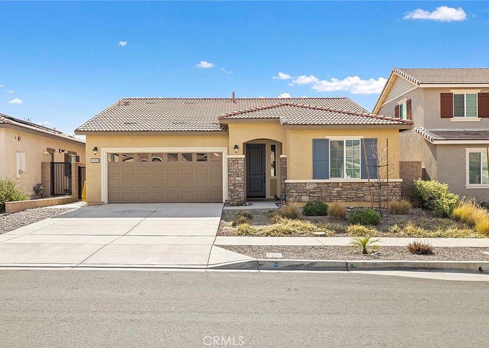 1st image of 15561 Kings Peak Dr