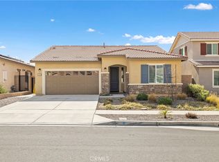 15561 Kings Peak Dr, Fontana, CA 92336