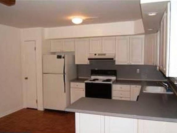 4th image of 1018 E Moyamensing Ave