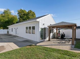 129 South St, Belleville, MI 48111