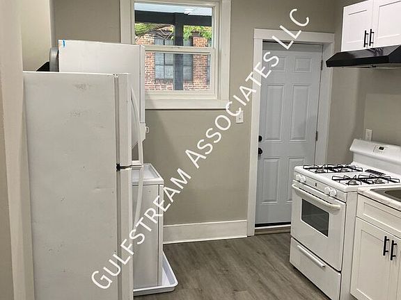 5th image of 2104 Westwood Ave