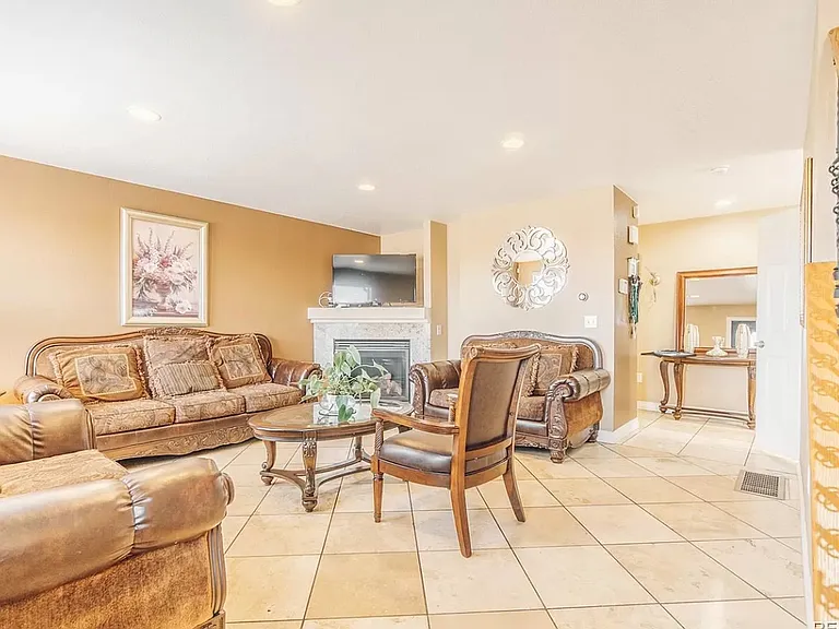 4414 W Alameda Ave — Photo 10