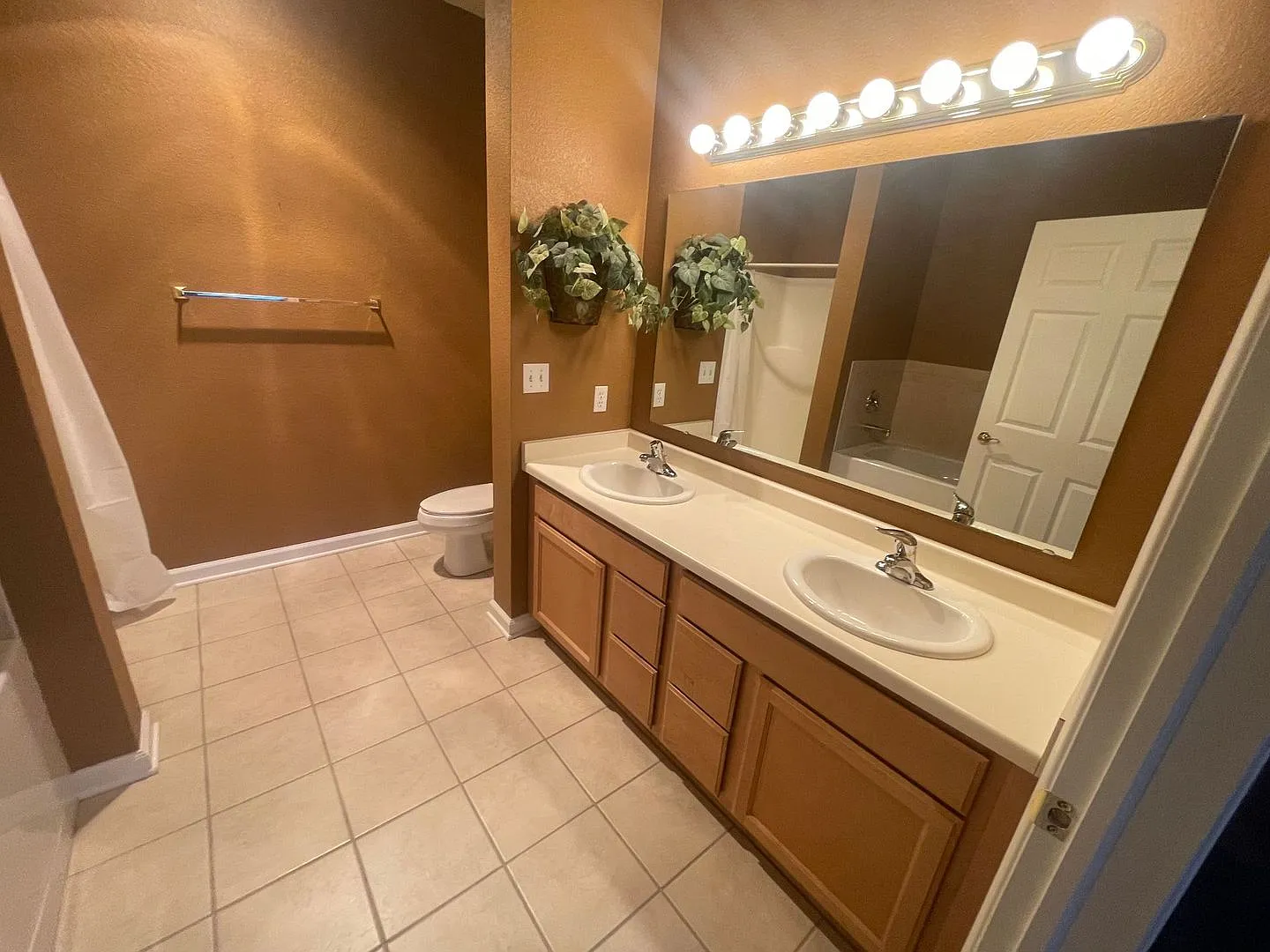 3 Bedroom 2 bath Condo — Photo 3