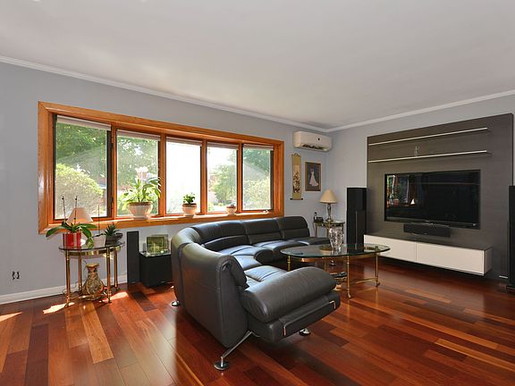 3rd image of 56-28 Oceania St