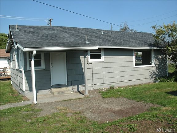 4th image of 1121 N Tower Ave