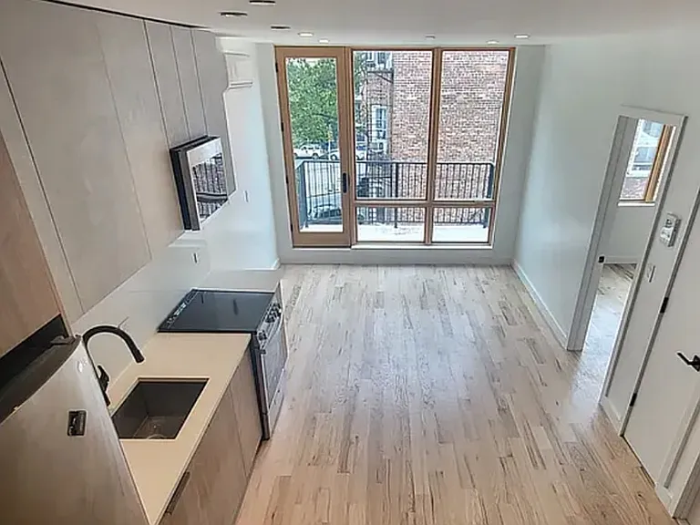 79 Truxton St #4B — Photo 1