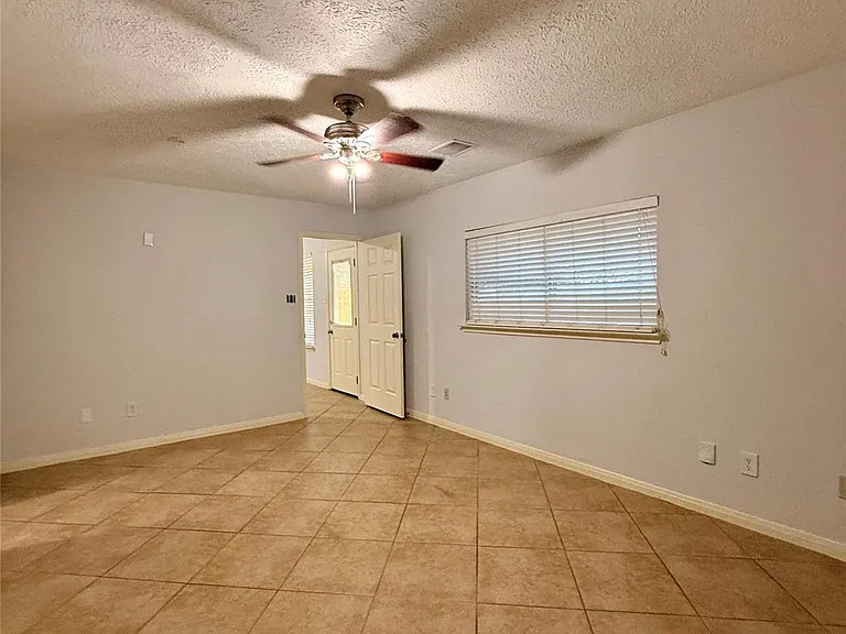 9019 Autumnsong Dr — Photo 13