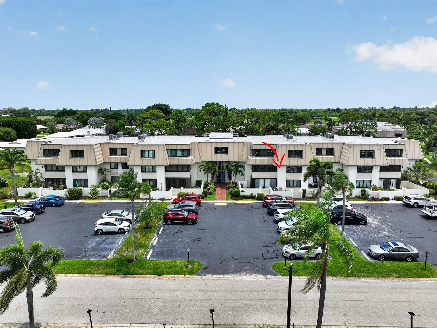 2 bed, 2.0 bath, 1044 sqft, $2,400 — Photo 2