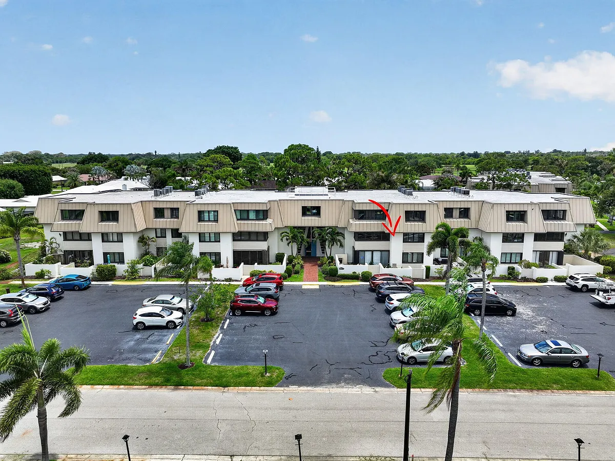 Photo 2 of 85 - 1800 SE Saint Lucie Blvd #11-203 - Stuart, FL Building Photo - 1800 SE Saint Lucie Blvd #11-203