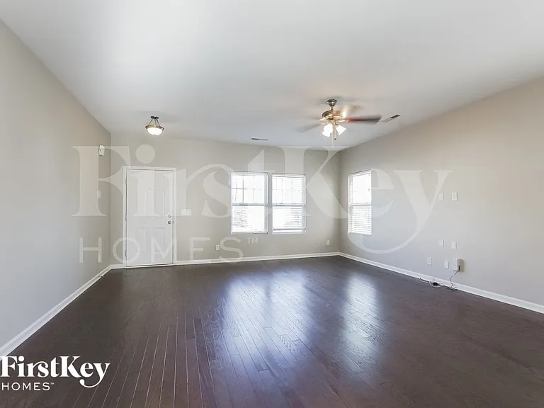 519 Rook Rd — Photo 3