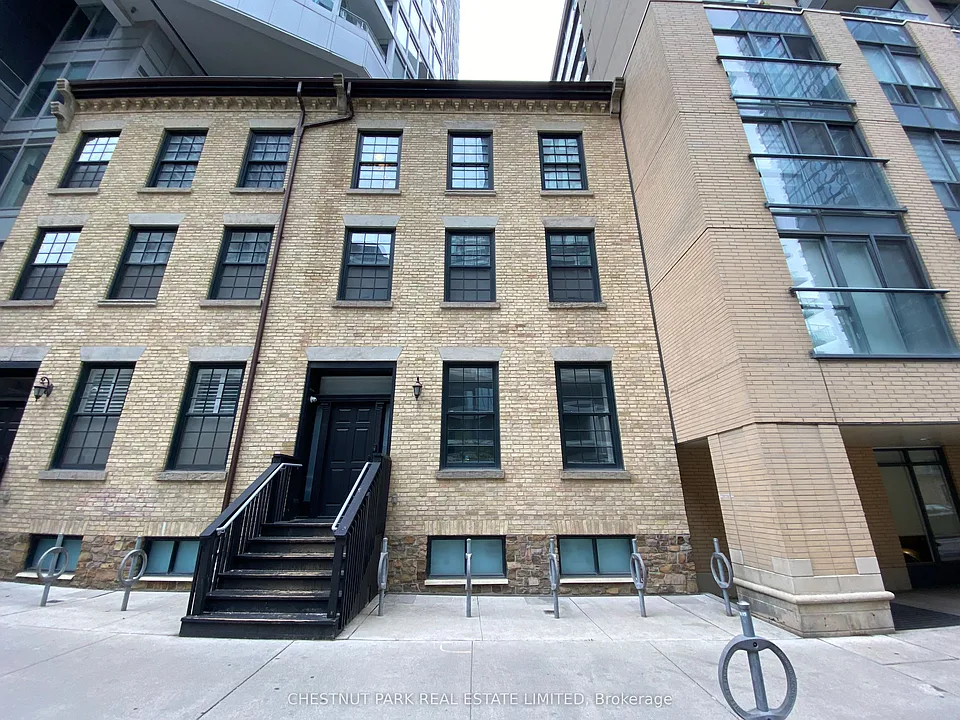 68 Shuter St #Townhouse 2