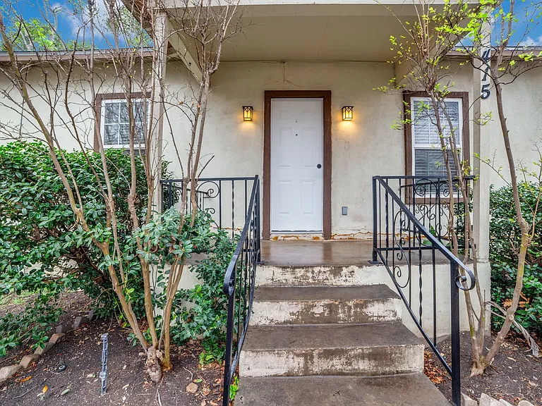 415 Kendall St — Photo 3