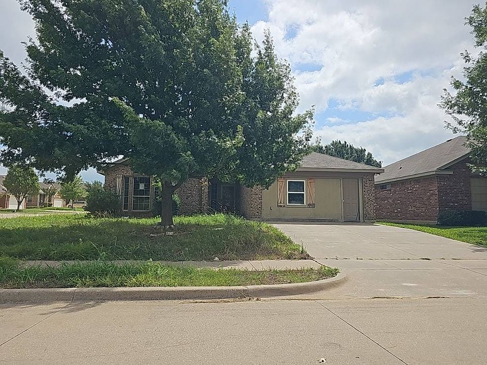 1st image of 720 Lakeview Dr