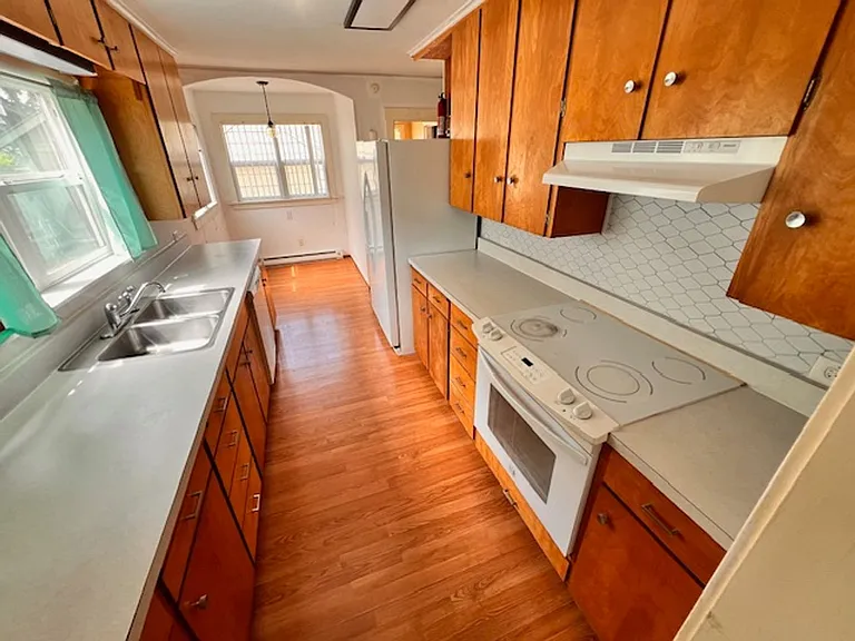 1438 Sherman Ave — Photo 10