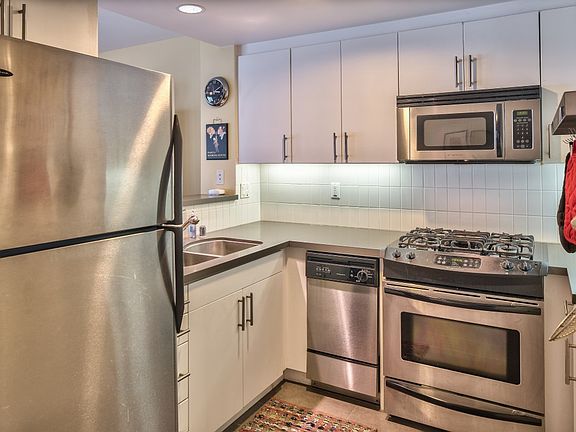 2nd image of 159 W Green St Unit 503