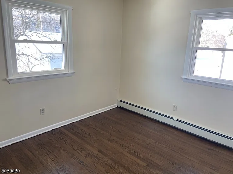 418 Montclair Ave #2 — Photo 11