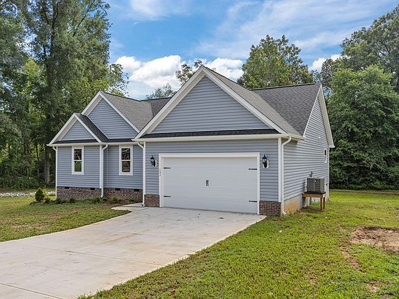 2nd image of 121 Tanglewood Dr