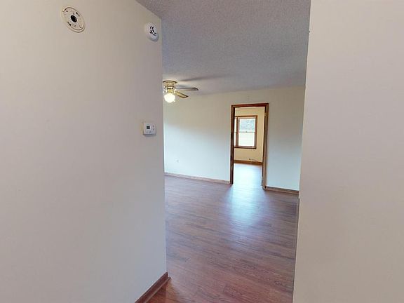 3rd image of 123 Lacey Ln #123