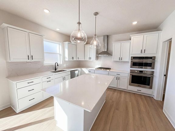 2nd image of 4707 Obsidian Way